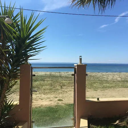 By The Sea * Γερακινή